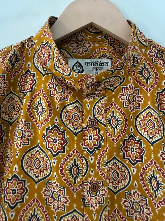 Kalamkari Print Half Sleeve Cotton Short Kurta for Men