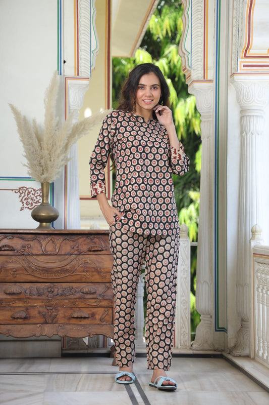 women collection of night suit set