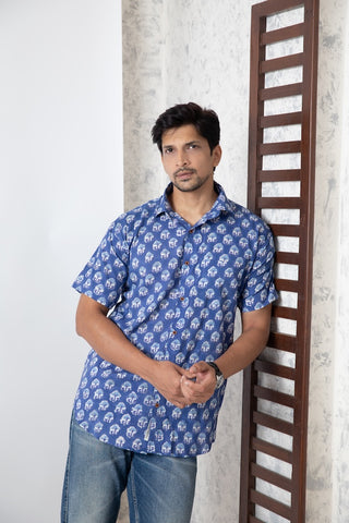 Blue Motif Print Classic Cotton Indigo Half Shirt for Men