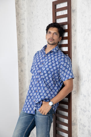 Blue Motif Print Classic Cotton Indigo Half Shirt for Men