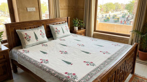Hand Block King Size Cotton Bedsheet with 2 Zipped Reversable Pillow Covers