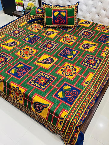 Traditional Kantha Work Double King Size Bedsheet with 2 Zipped Pillow Cover