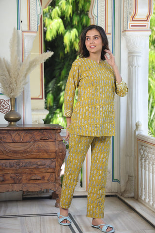 women collection of night suit set