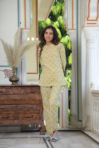 women collection of night suit set