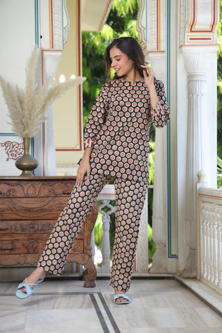 women collection of night suit set