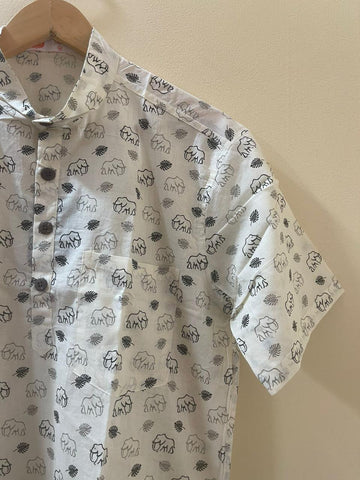 Small Elephant Print Half Sleeve Cotton Short Kurta for Men - Black