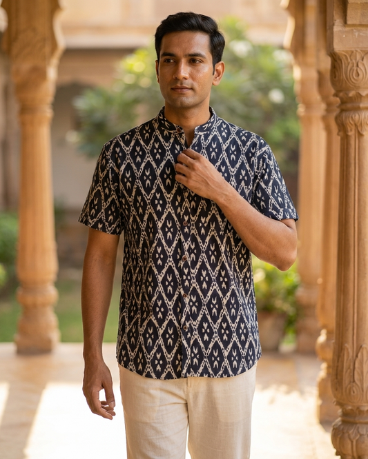 Casual Ikat Print Half Sleeve Cotton Shirt for Men
