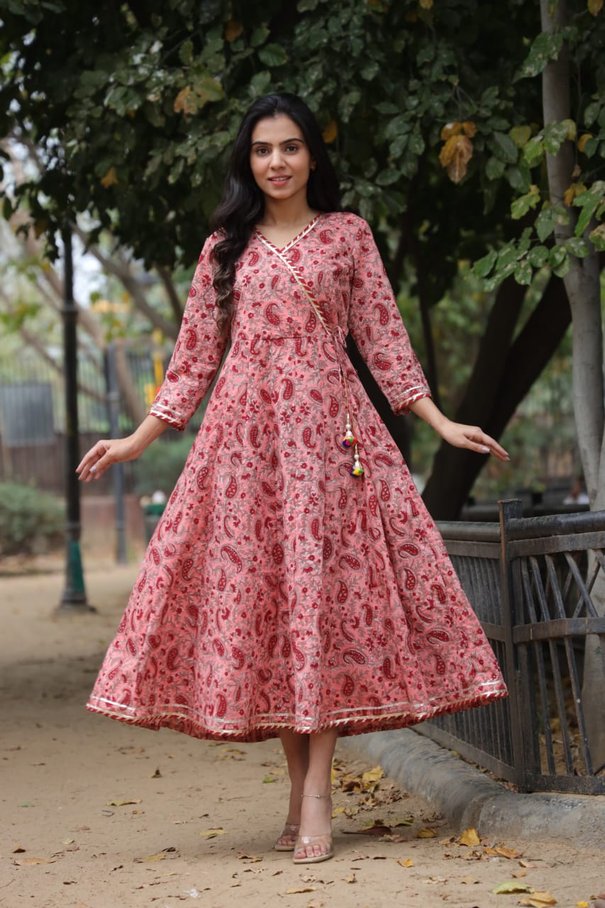 Buy online Peach Floral Printed Flared Anarkali Kurta With Dupatta Set from  ethnic wear for Women by Scakhi for ₹7020 at 70% off | 2024 Limeroad.com